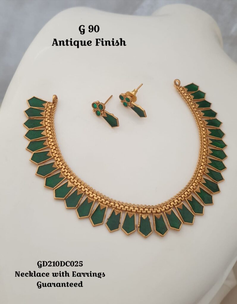Antique Finish Green Stone Necklace Set with Earrings