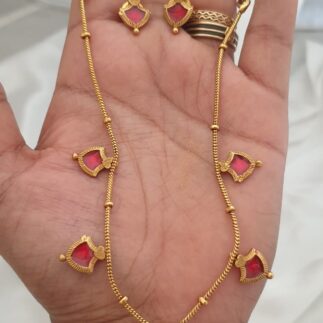 Antique Finish Pendant Necklace Set with Matching Earrings – Red Stone
