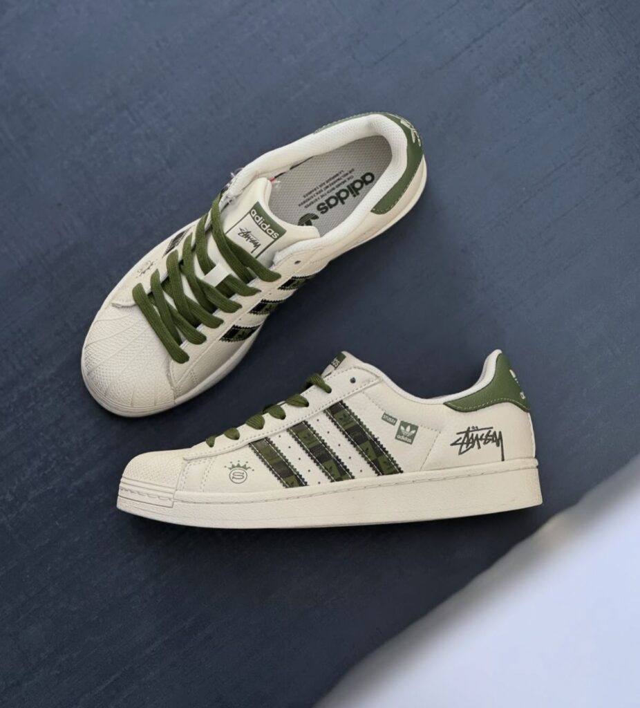 Men’s Casual Green-Accent Lace-Up Sneakers