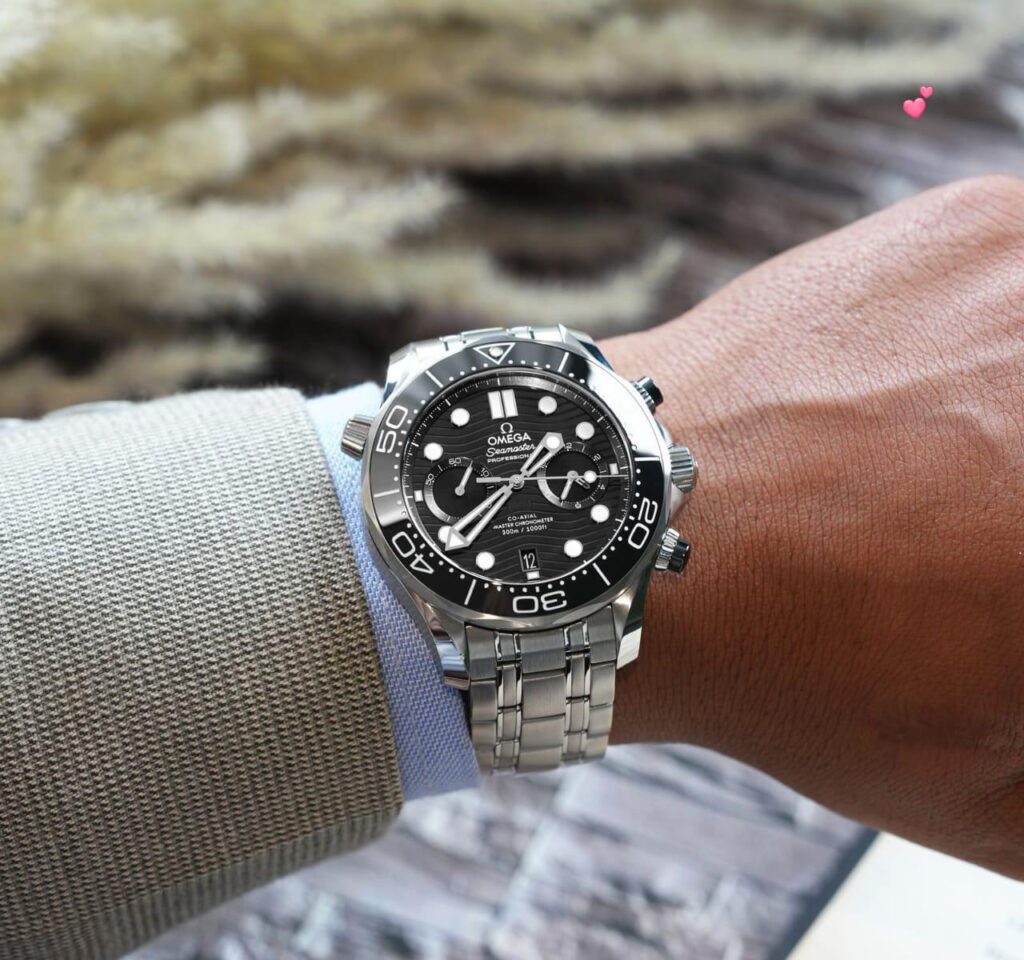 Luxury Stainless Steel Diver Watch with Chronograph & Date Display