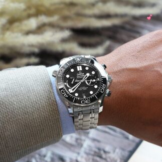 Luxury Stainless Steel Diver Watch with Chronograph & Date Display